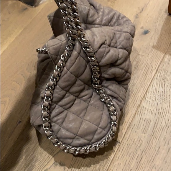 CHANEL washed lamb skin chain around hobo grey - Picture 5 of 9
